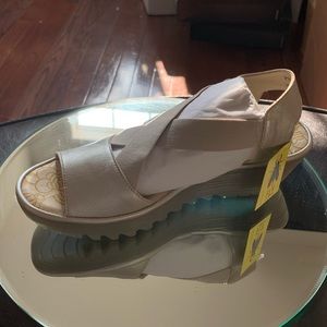 Fly London Borgogna Sandal